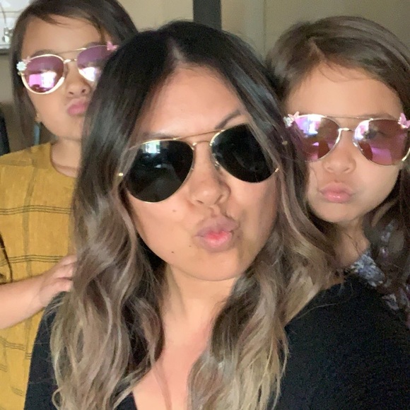 Meet Your Posher - Picture 2 of 4